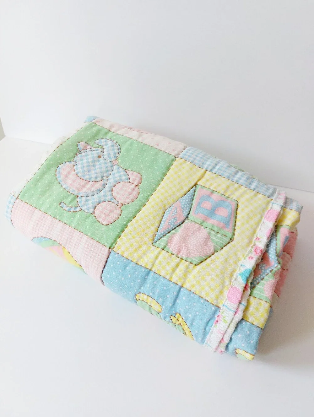 80s Quilted Gingham Cottagecore Pastel Nursery Blanket Wallhang Decor Elephant